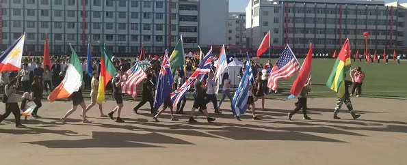 热烈祝贺内蒙古师范大学鸿德学院第八届田径运动会暨内蒙古小伦敦英语学校第十届教职员工运动会圆满成功