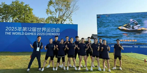 点赞！内蒙古一所中学啦啦操队亮相世界运动会
