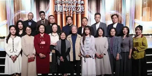 这部小说获全国优秀儿童文学奖！这是一个关于治愈的故事→