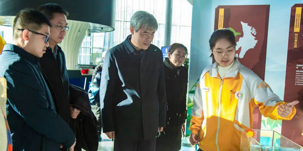 携手“国门学校” 让科技教育走进边疆旗县