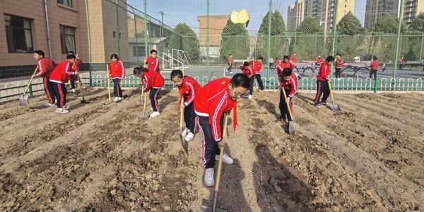 “落实健康第一理念・深化劳动习惯养成”——呼和浩特市中小学校劳动教育实践风采展
